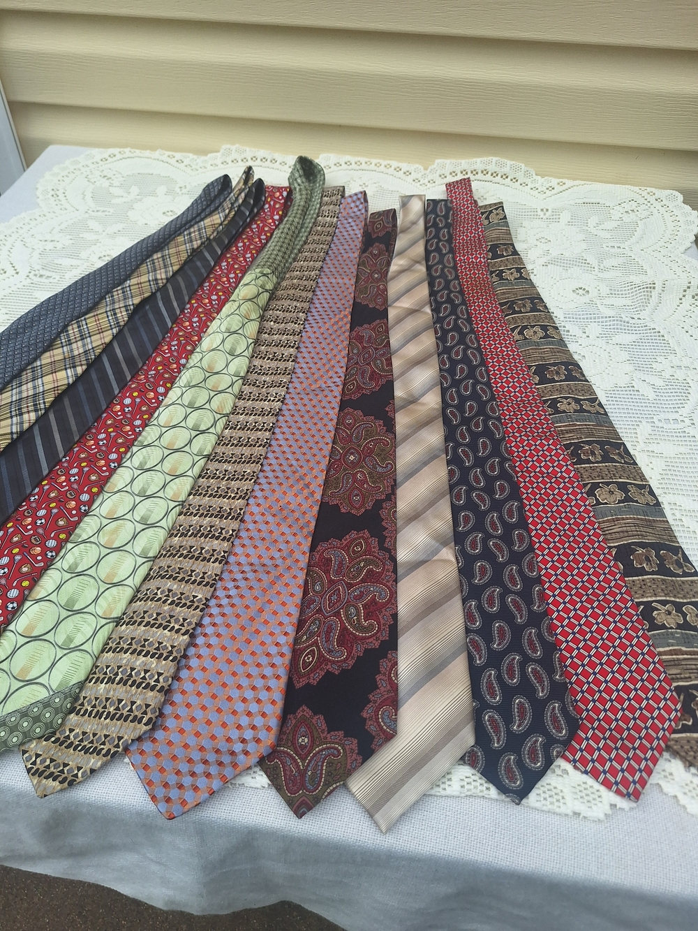 Classic Multi-Pattern Men's Necktie Collection - Assorted Colors - Picture 3 of 7